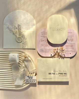 thiep-cuoi-minimalist-trang-kem-hong-dep-re-thu-duc