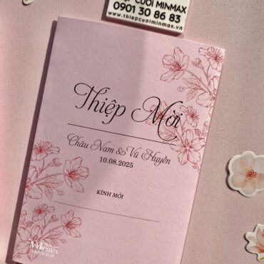 thiep-cuoi-gap-3-mau-hong-dep-gia-re-thu-duc-minmax