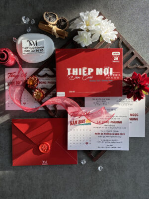 thiep-cuoi-vintage-mau-do-dep-re-thu-duc