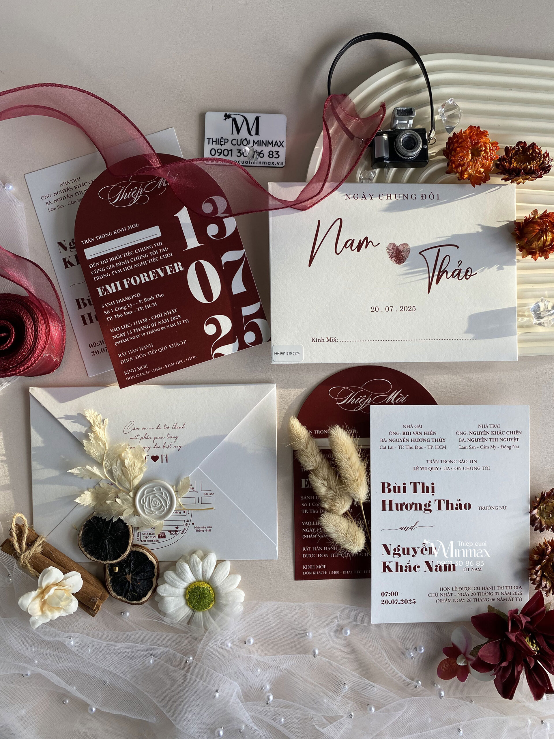 thiep-cuoi-minimalist-trai-tim-dep-gia-re-thu-duc
