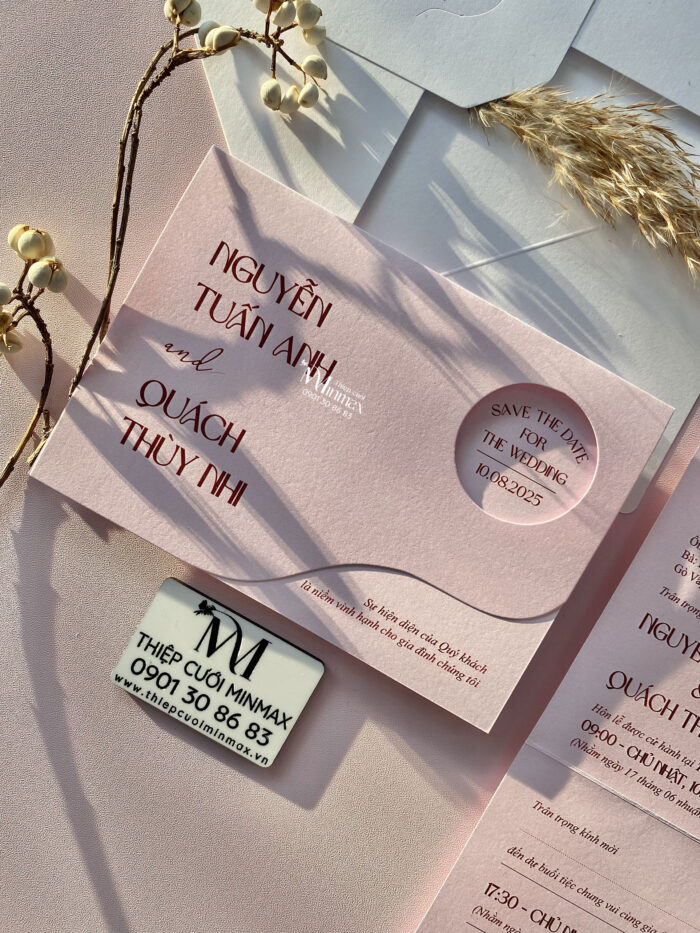 thiep-cuoi-minimalist-mau-hong-dep-thu-duc