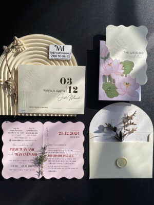 thiep-cuoi-hoa-sen-dep-re-in-gap-minmax