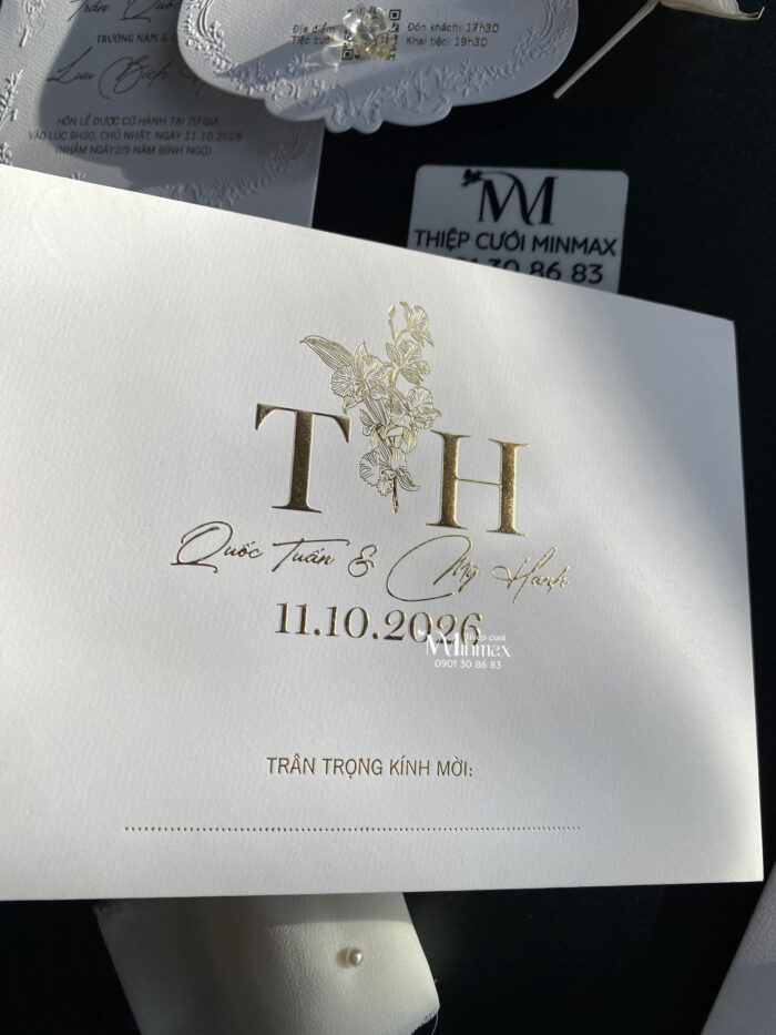 thiep-cuoi-minimalist-ep-kim-mau-trang-dep-thu-duc-minmax