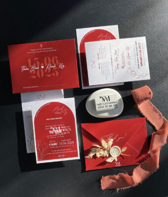 thiep-cuoi-minimalist-mau-do-dep-re-in-gap-thu-duc