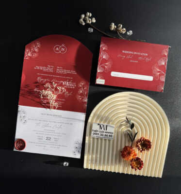 thiep-cuoi-dep-gap-3-mau-do-gia-re-minmax