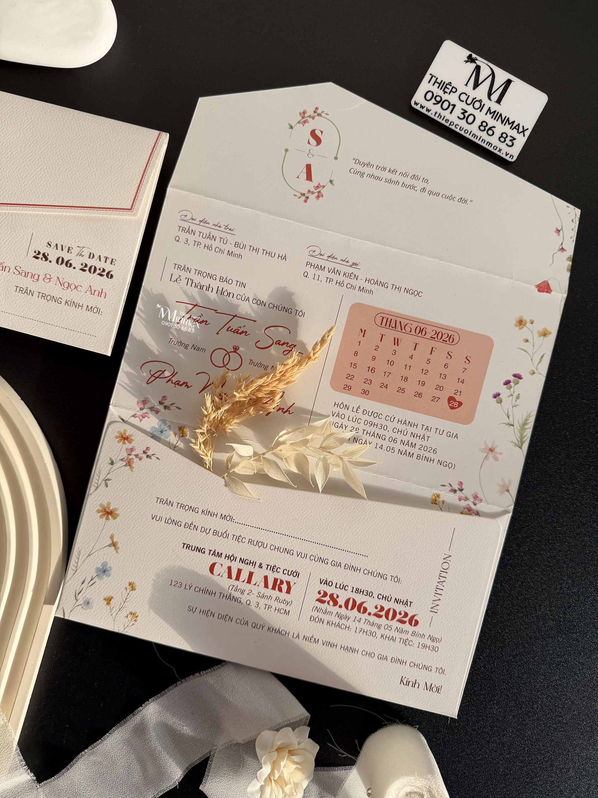 thiep-cuoi-gap-3-hoa-nhe-nhang-dep-thu-duc thiep-cuoi-gap-3-hoa-nhe-nhang-dep-thu-duc