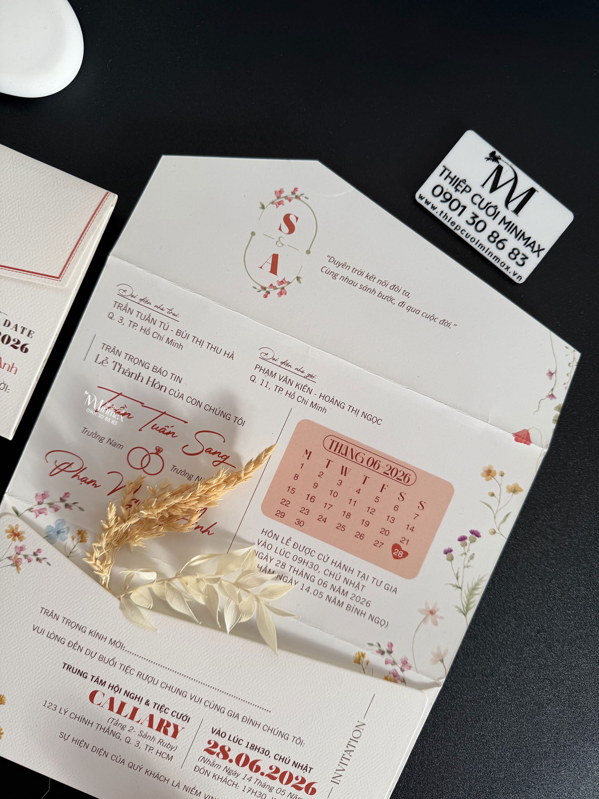 thiep-cuoi-gap-3-hoa-nhe-nhang-dep-thu-duc thiep-cuoi-gap-3-hoa-nhe-nhang-dep-thu-duc