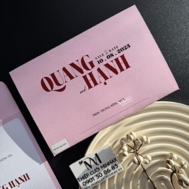 thiep-cuoi-mau-hong-dep-gia-re-minmax-thu-duc