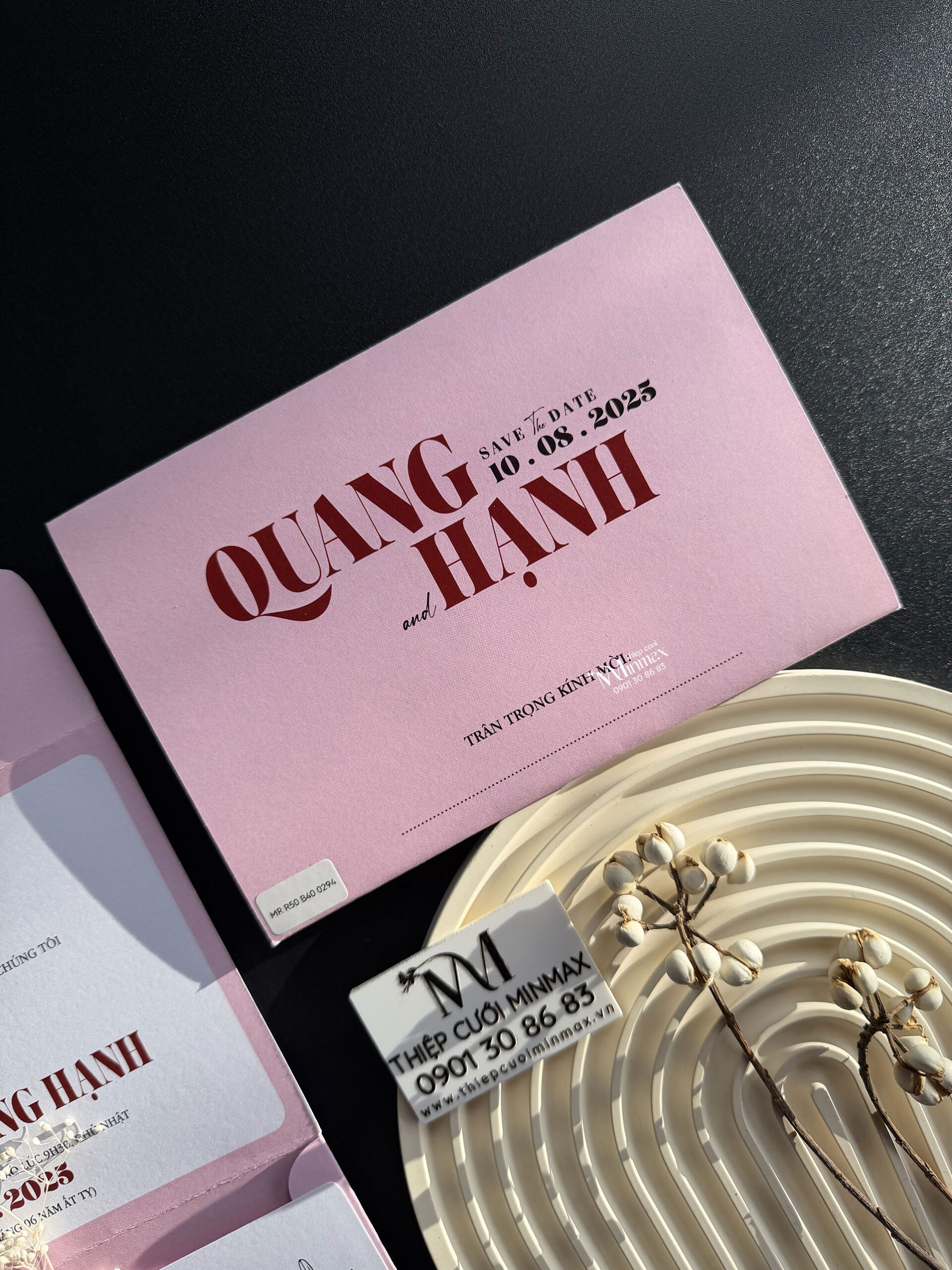 thiep-cuoi-mau-hong-dep-gia-re-minmax-thu-duc thiep-cuoi-mau-hong-dep-gia-re-minmax-thu-duc