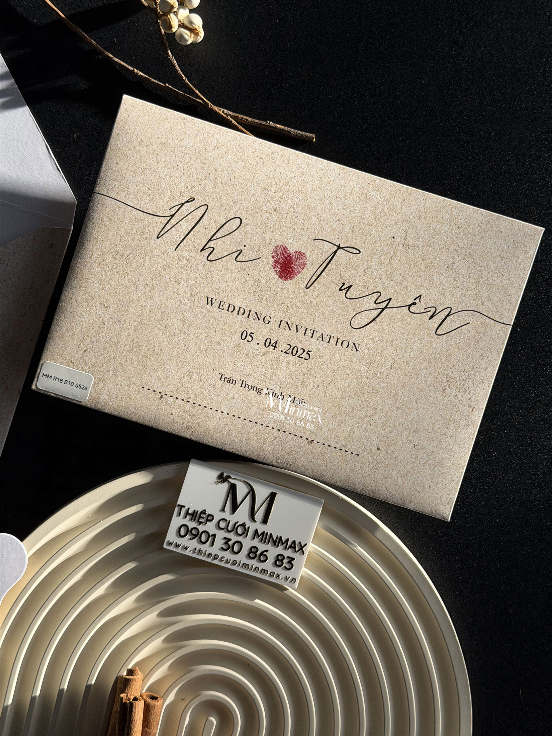 thiep-cuoi-mau-kem-dep-gia-re-thu-duc thiep-cuoi-mau-kem-dep-gia-re-thu-duc