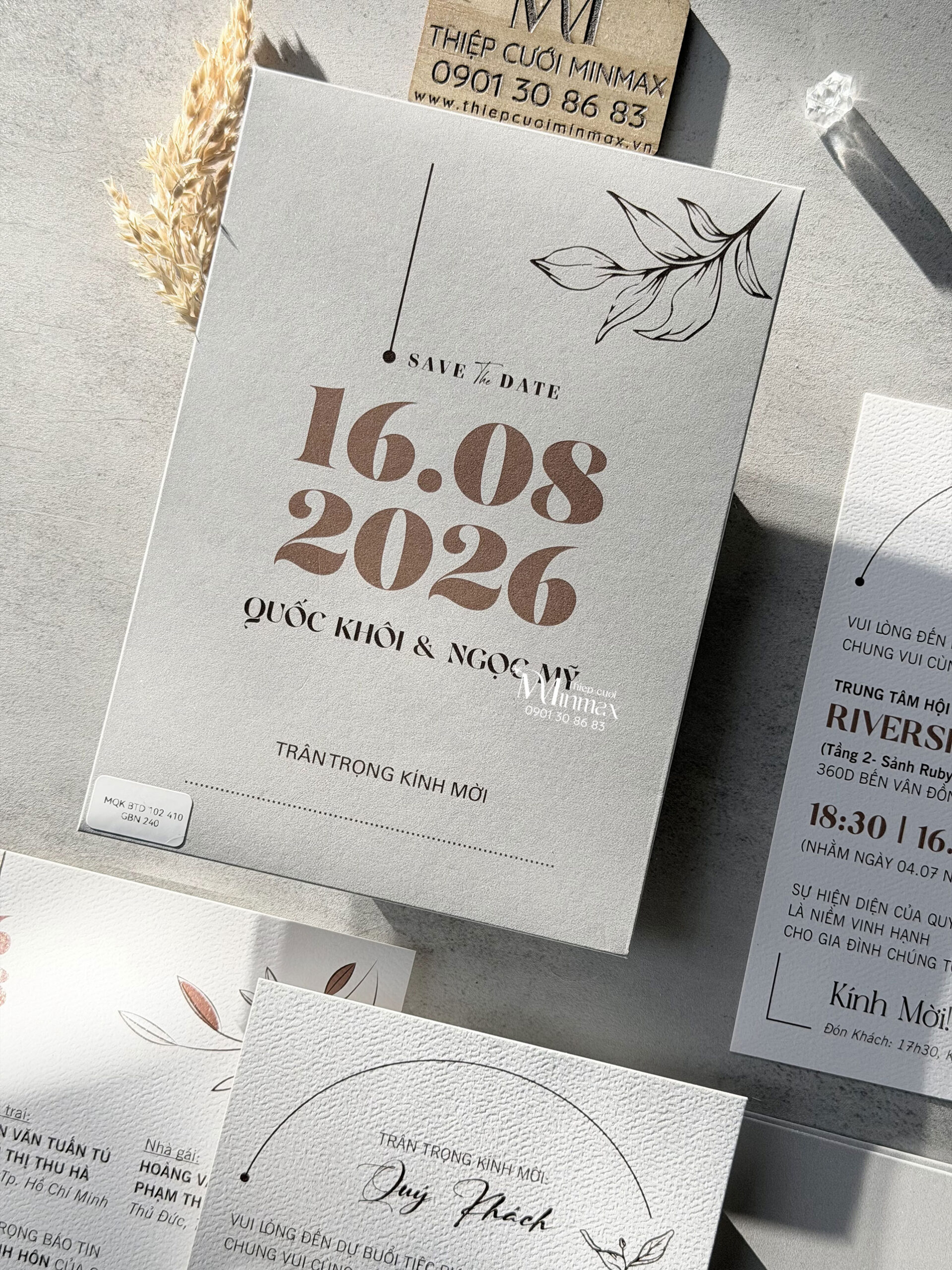 thiep-cuoi-minimalist-trang-dep-gia-re-thu-duc thiep-cuoi-minimalist-trang-dep-gia-re-thu-duc