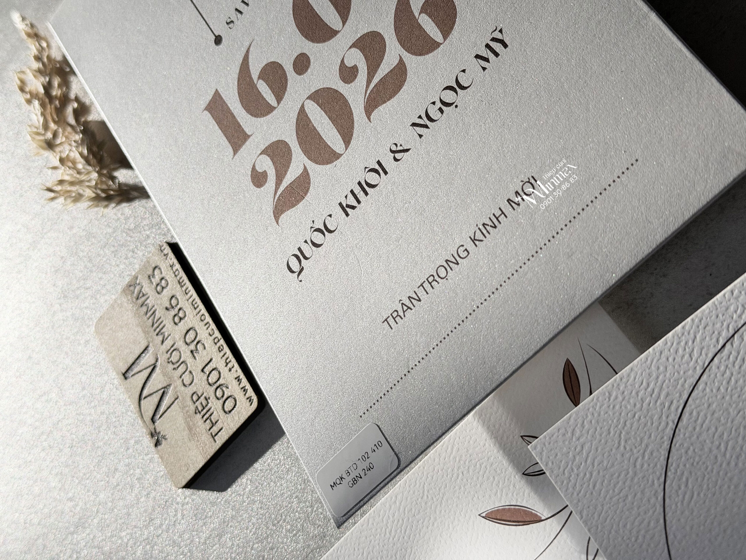 thiep-cuoi-minimalist-trang-dep-gia-re-thu-duc thiep-cuoi-minimalist-trang-dep-gia-re-thu-duc