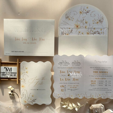 thiep-cuoi-luon-song-hoa-nhi-vang-nhat-dep-gia-re-thu-duc-minmax