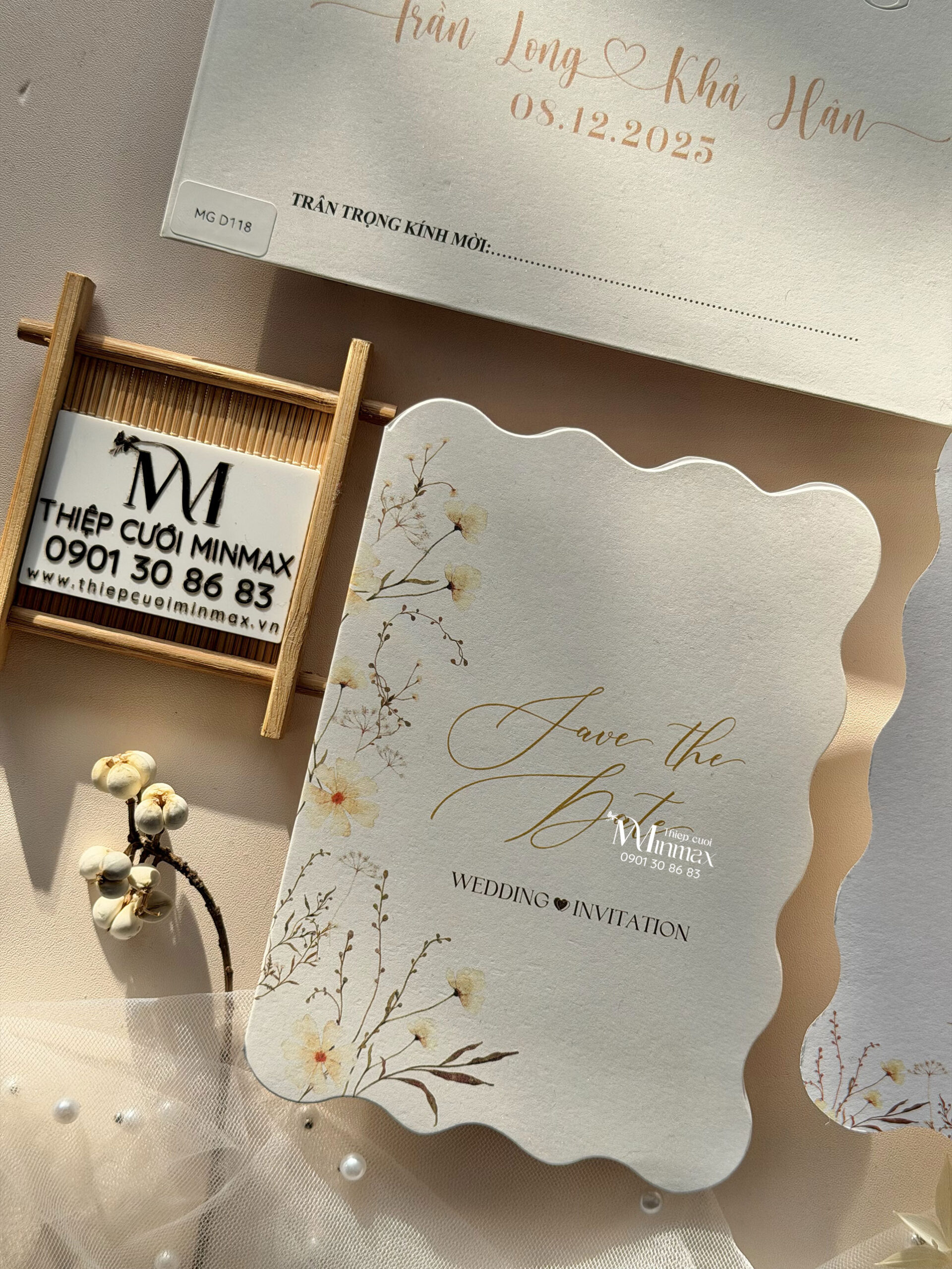 thiep-cuoi-luon-song-hoa-nhi-vang-nhat-dep-gia-re-thu-duc-minmax thiep-cuoi-luon-song-hoa-nhi-vang-nhat-dep-gia-re-thu-duc-minmax