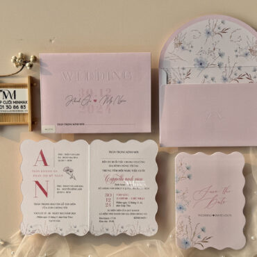 thiep-cuoi-mau-hong-luon-song-dep-gia-re-thu-duc-minmax