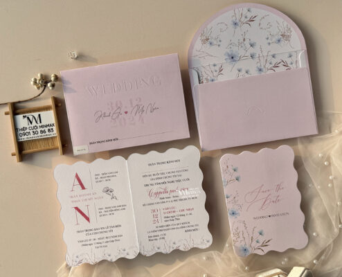 thiep-cuoi-mau-hong-luon-song-dep-gia-re-thu-duc-minmax