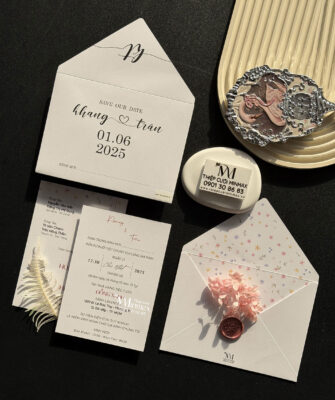 thiep-cuoi-minimalist-hoa-nhi-dep-gia-re-thu-duc