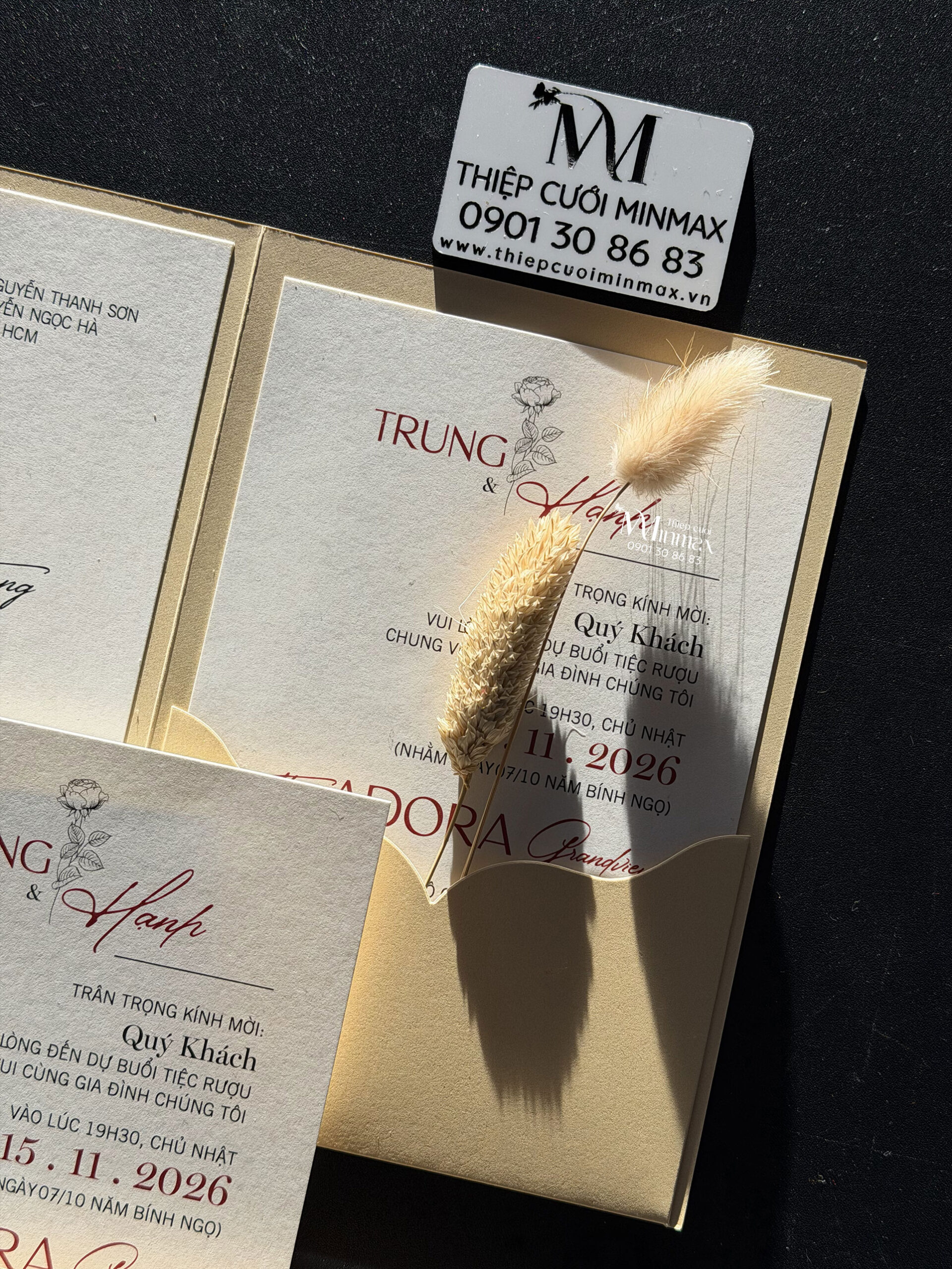 thiep-cuoi-cat-laser-mau-vang-dep-sang-trong-thu-duc thiep-cuoi-cat-laser-mau-vang-dep-sang-trong-thu-duc