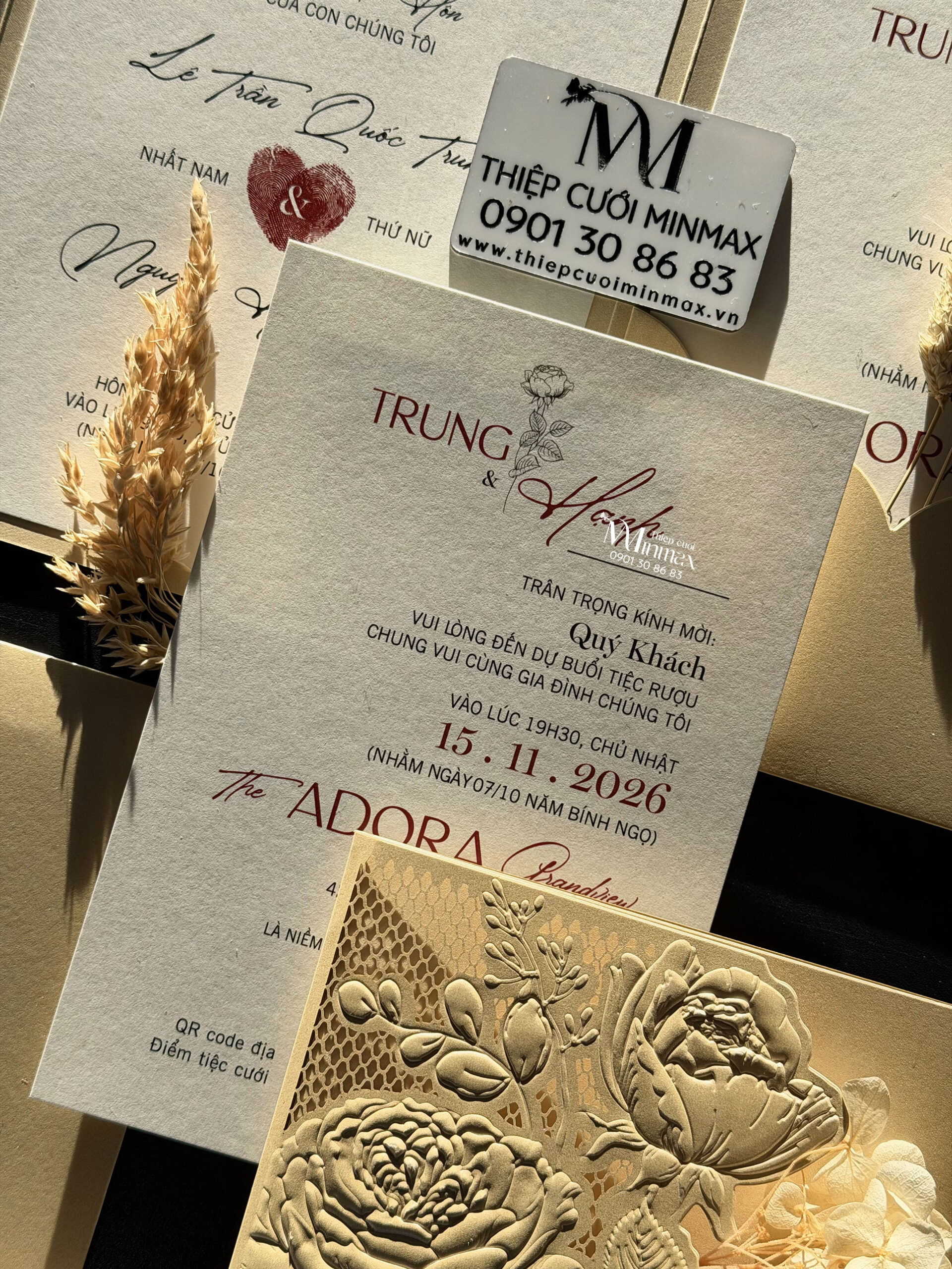 thiep-cuoi-cat-laser-mau-vang-dep-sang-trong-thu-duc thiep-cuoi-cat-laser-mau-vang-dep-sang-trong-thu-duc