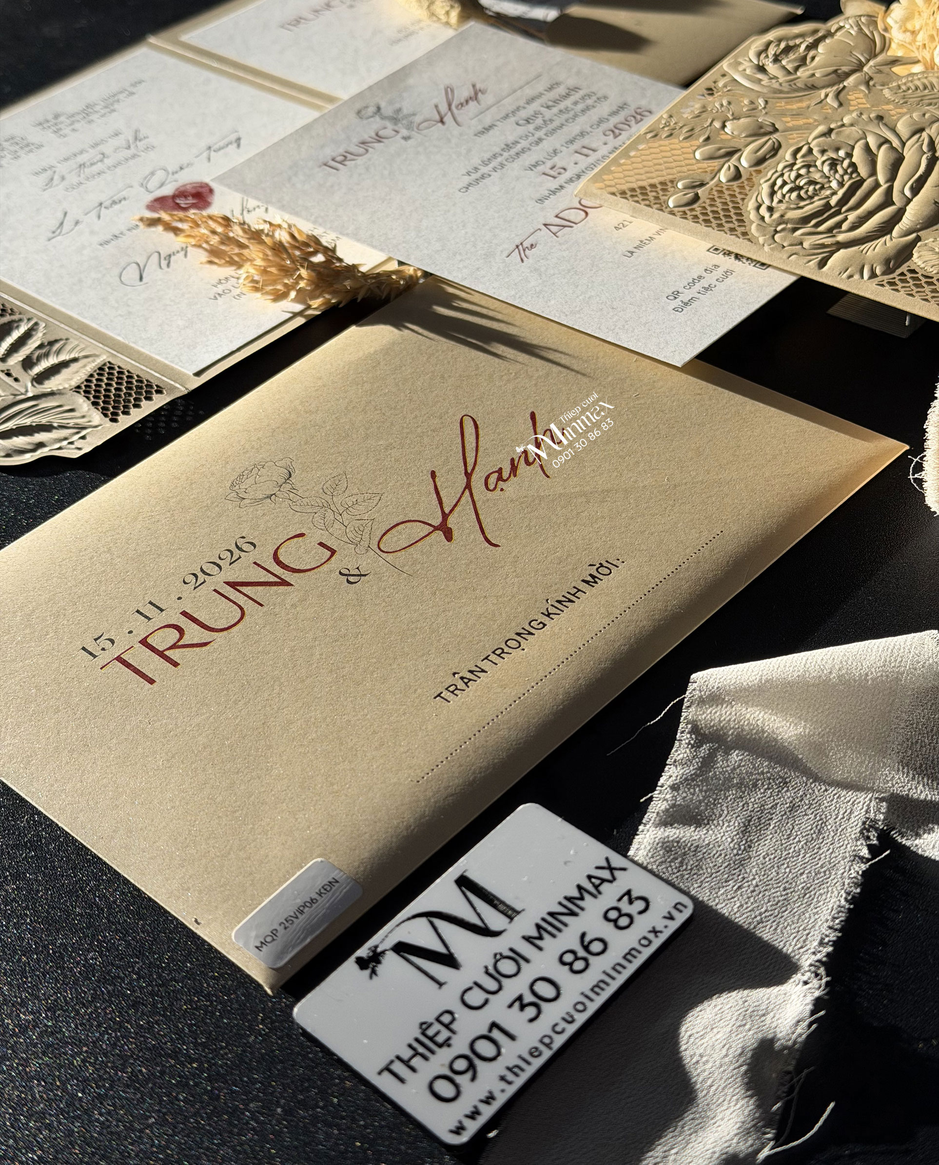 thiep-cuoi-cat-laser-mau-vang-dep-sang-trong-thu-duc thiep-cuoi-cat-laser-mau-vang-dep-sang-trong-thu-duc