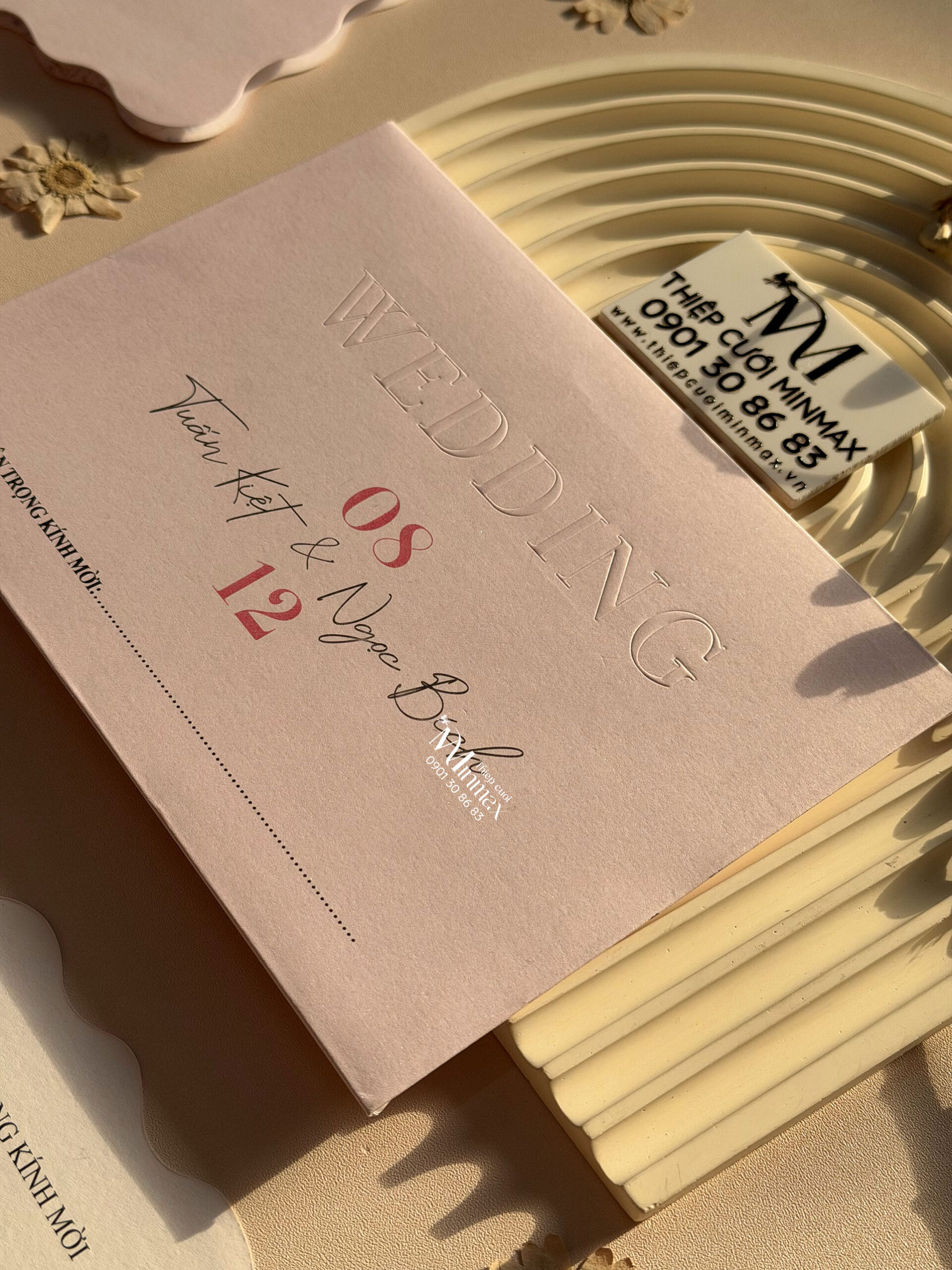 thiep-cuoi-hong-luon-song-minimalist-dep-re-thu-duc thiep-cuoi-hong-luon-song-minimalist-dep-re-thu-duc