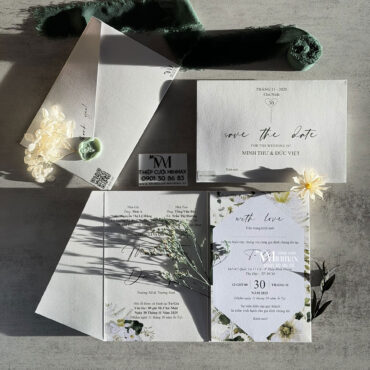 thiep-cuoi-mau-trang-dep-la-gia-re-mau-moi-nhat-thu-duc