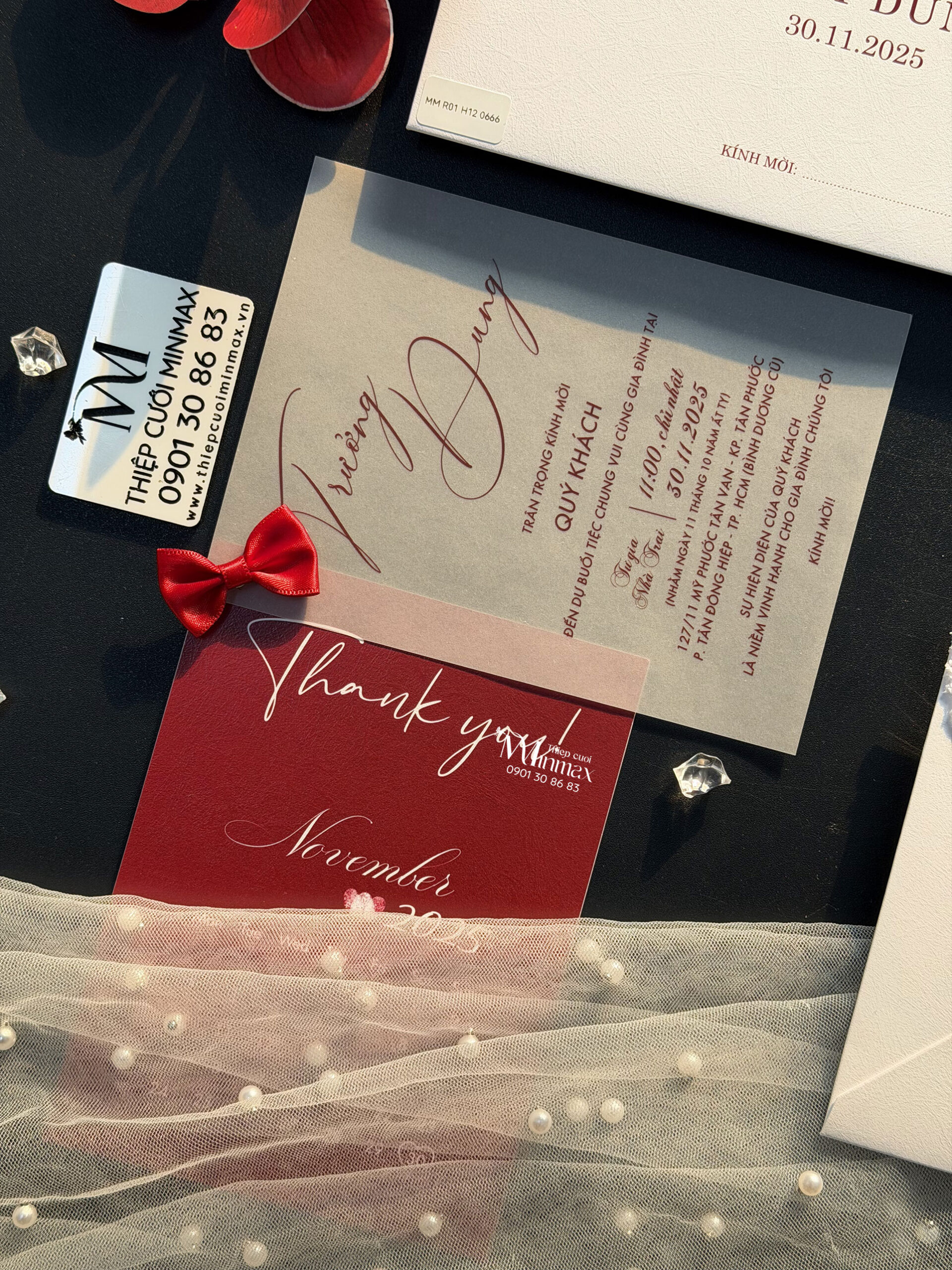 thiep-cuoi-do-trang-minimalist-dep-gia-re-thu-duc thiep-cuoi-do-trang-minimalist-dep-gia-re-thu-duc