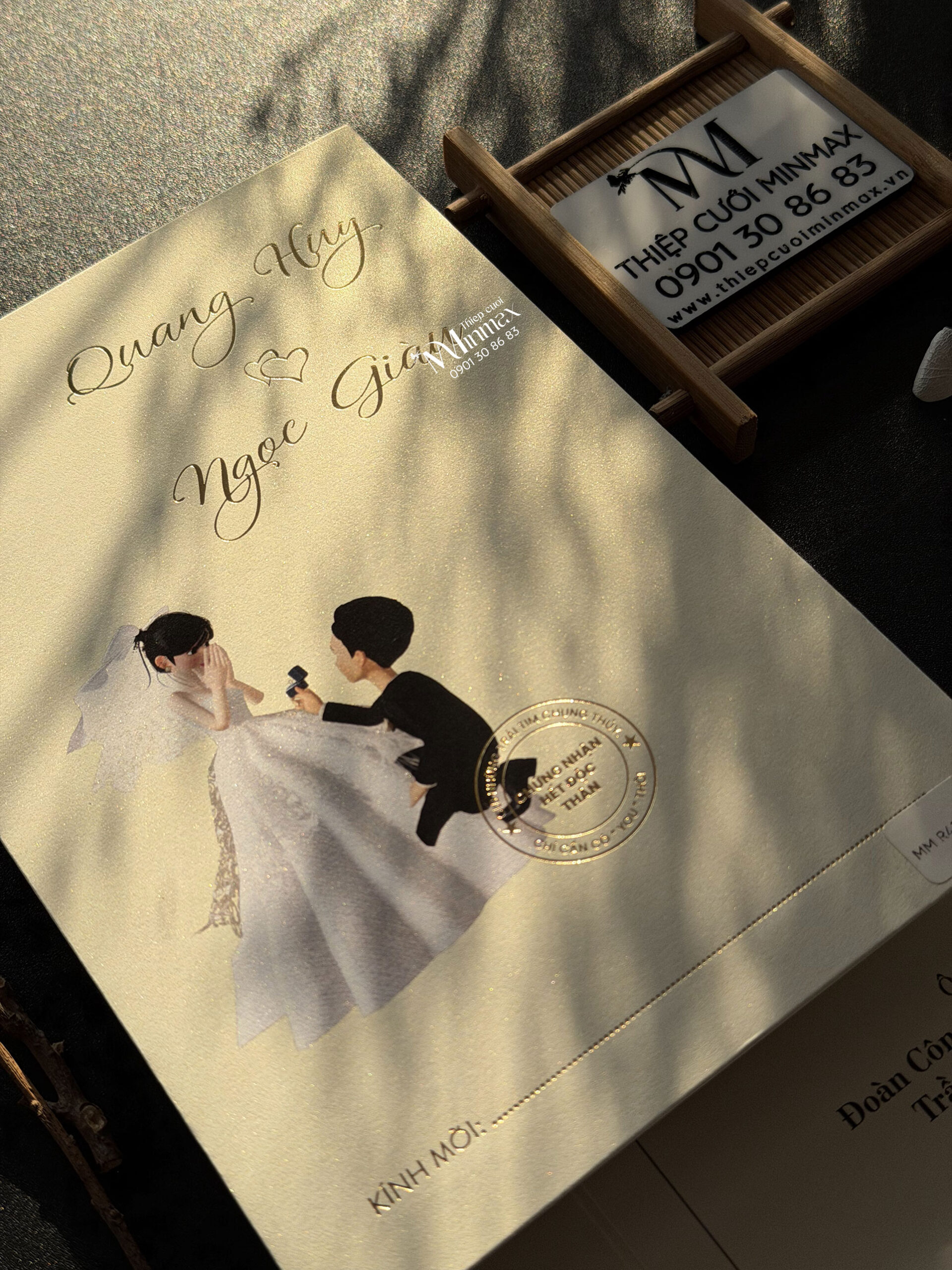 thiep-cuoi-3in1-chibi-mau-trang-dep-re-thu-duc-minmax thiep-cuoi-3in1-chibi-mau-trang-dep-re-thu-duc-minmax