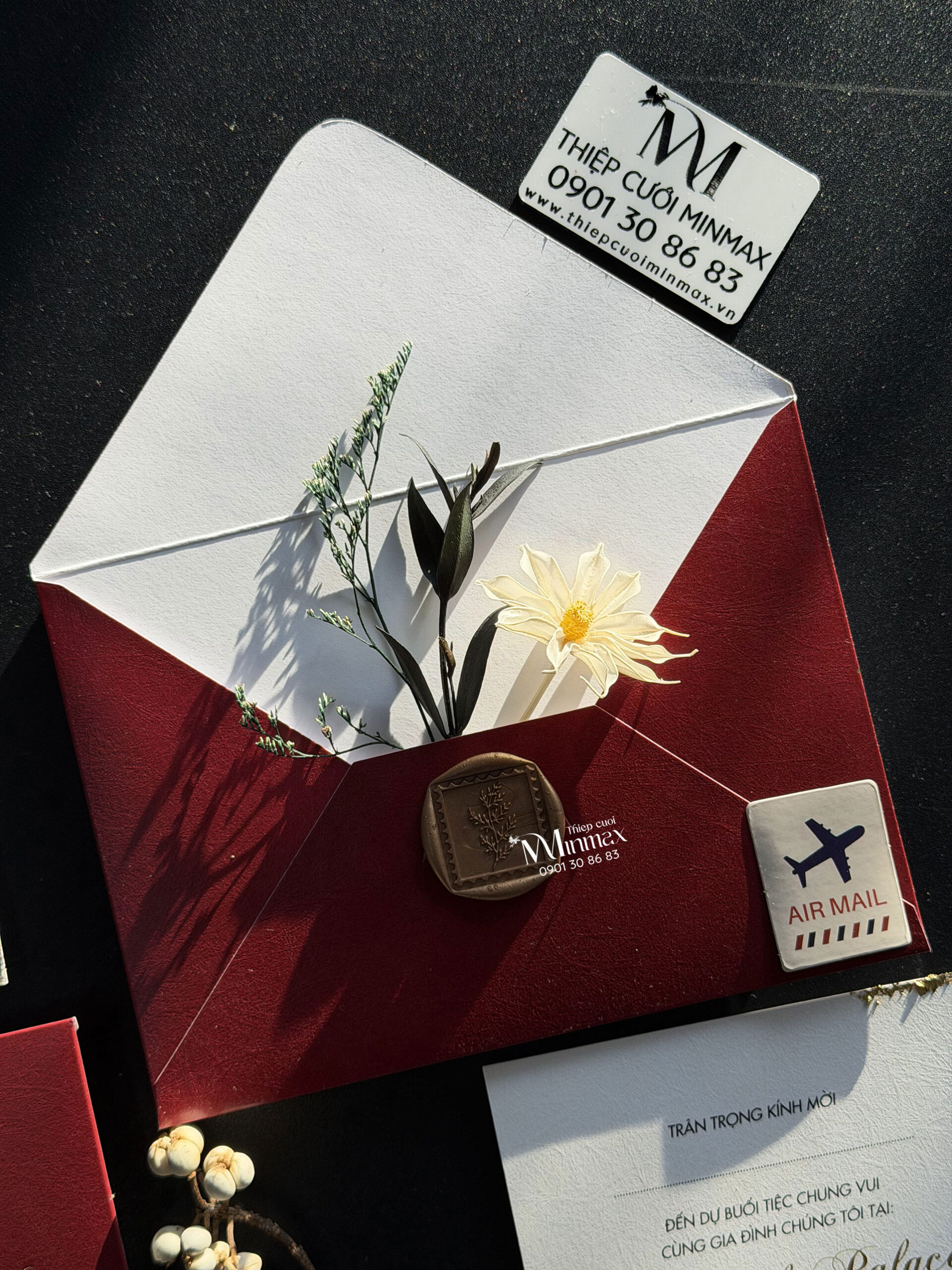 thiep-cuoi-do-minimalist-giay-gan-dep-gia-re-thu-duc thiep-cuoi-do-minimalist-giay-gan-dep-gia-re-thu-duc