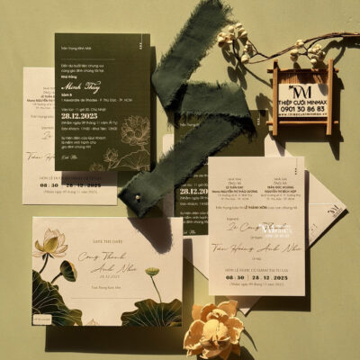 thiep-cuoi-hoa-sen-xanh-dep-gia-re-thu-duc-minmax