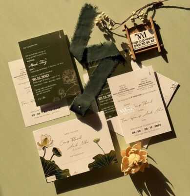 thiep-cuoi-hoa-sen-xanh-dep-gia-re-thu-duc-minmax