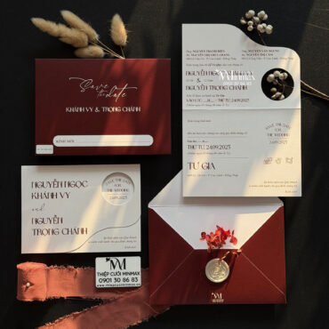 thiep-cuoi-mau-do-do-dep-la-don-gian-gia-re-thu-duc