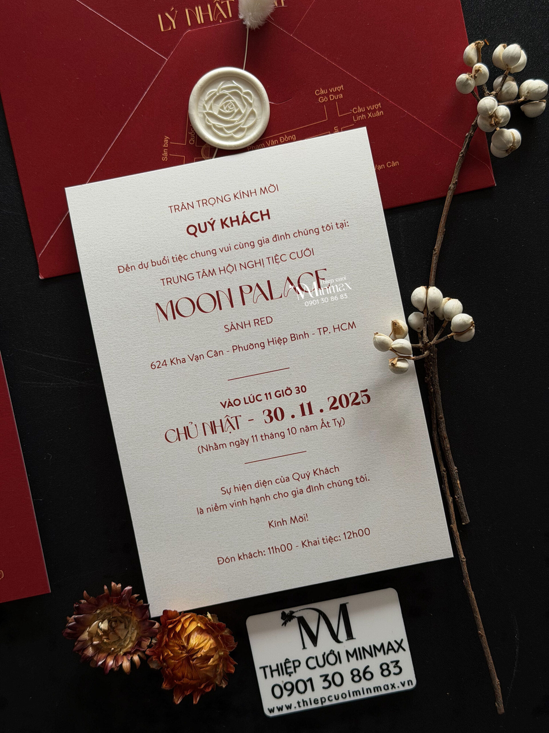 thiep-cuoi-minimalist-mau-do-dep-re-minmax thiep-cuoi-minimalist-mau-do-dep-re-minmax