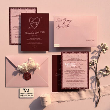 thiep-cuoi-mau-hong-do-minimalist-dep-gia-re-thu-duc